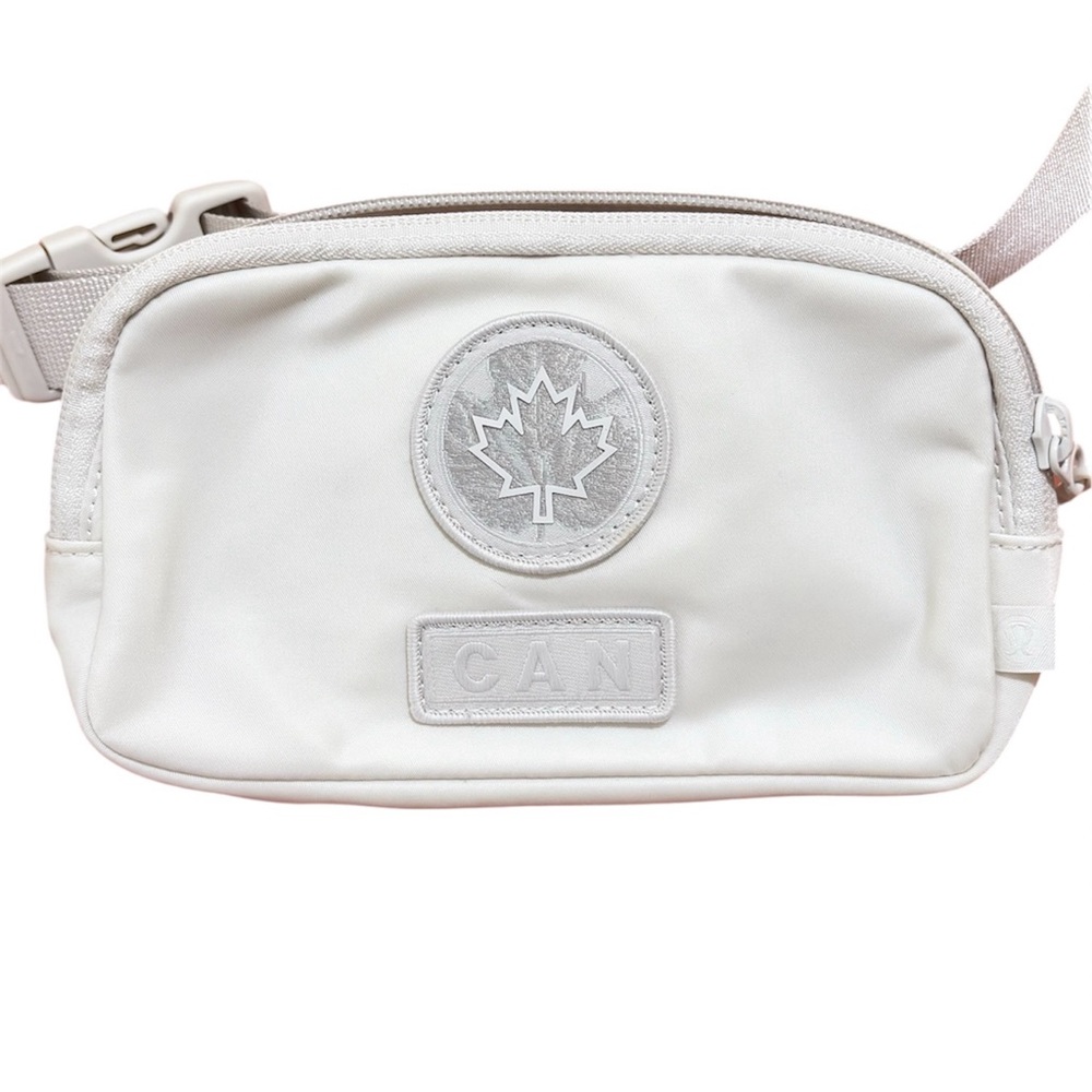Lululemon Belt Bag Team Canada Olympic White Maple Leaf Logo NWOT Rare Limited